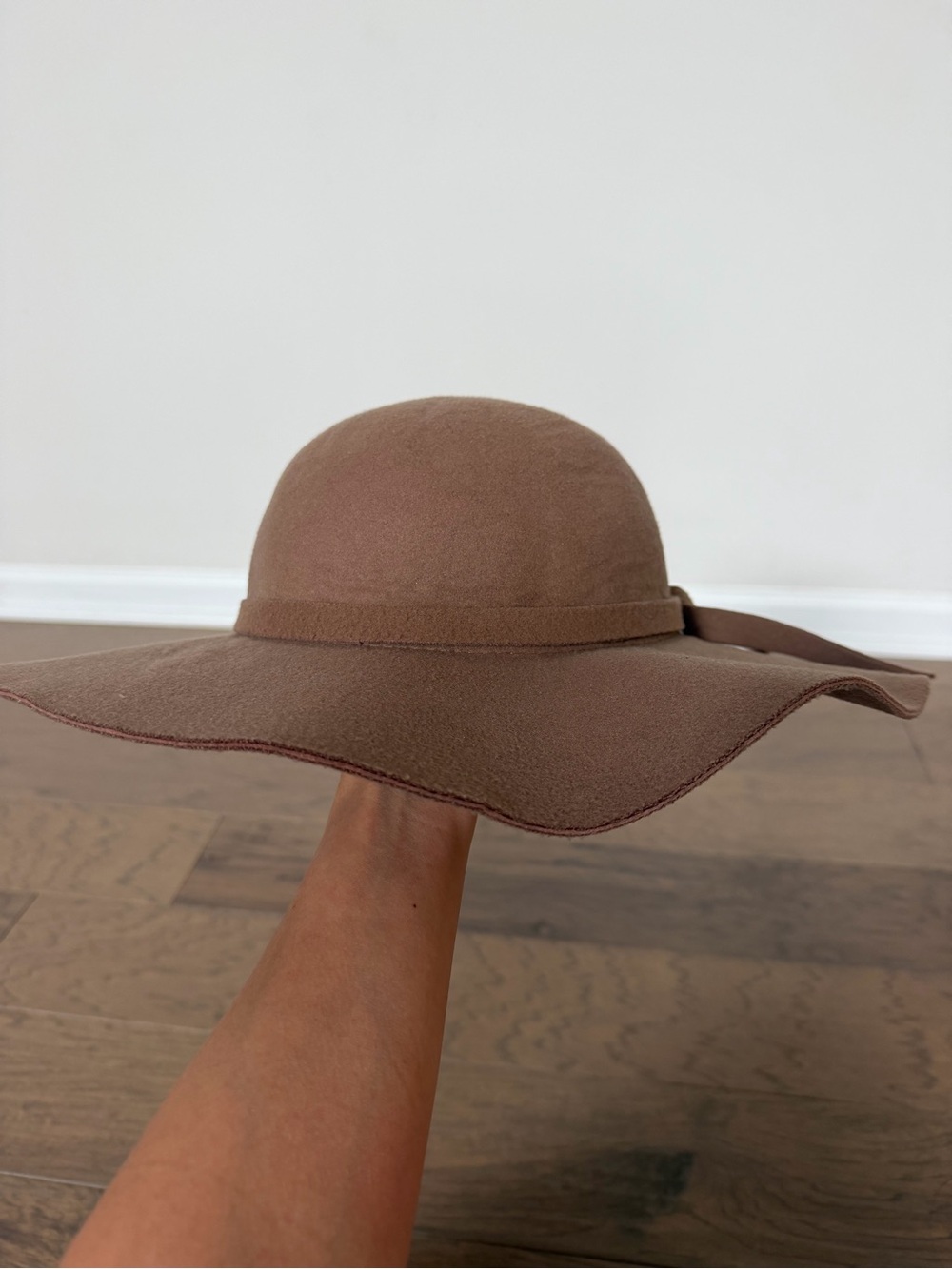 Womens Wide-Brim Wool Hat - Brown